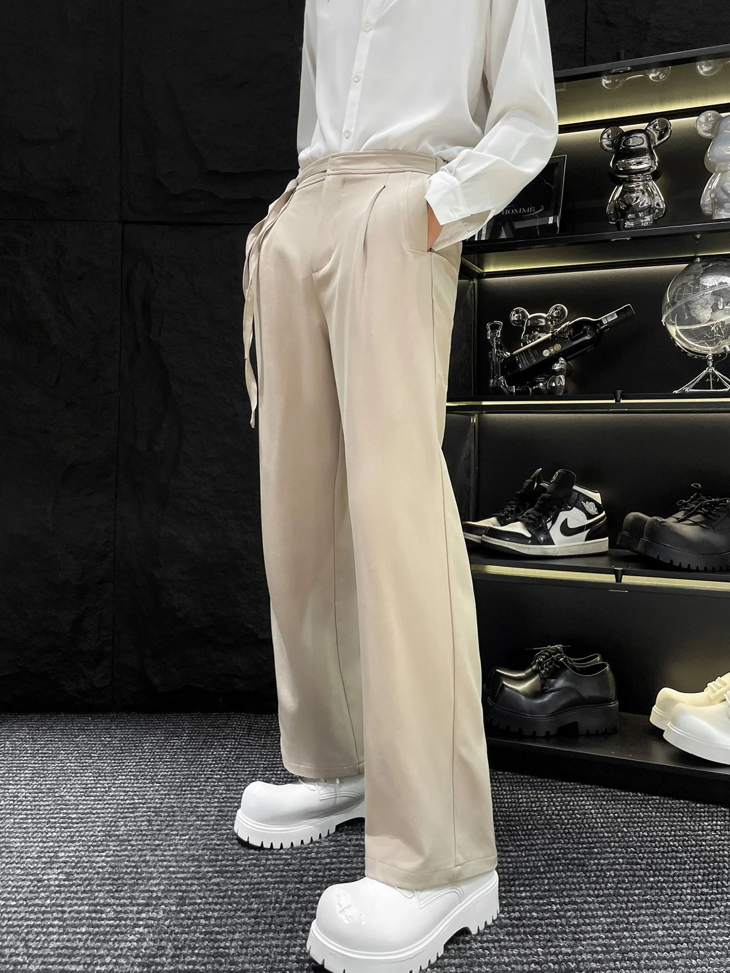 

Повседневные прямые брюки с поясом для мужчин, универсальные длинные брюки, корейские драпированные молодежные осенние модные однотонные брюки