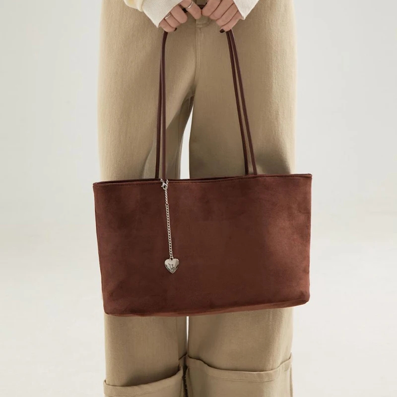Umhängetasche aus Kunstwildleder mit Hirschmuster, Vintage-Tragetasche für Damen im Herbst und Winter, koreanische einfache vielseitige Handtasche mit mattierten Hirschstreifen – Detail 14