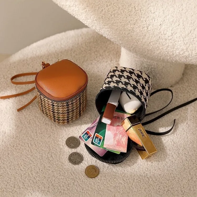  Retro Soft Leather Clutch Bag with Zipper Coin Purse Bucket Mouth Red Makeup Bag Key Holder Handbag Fashion Accessory