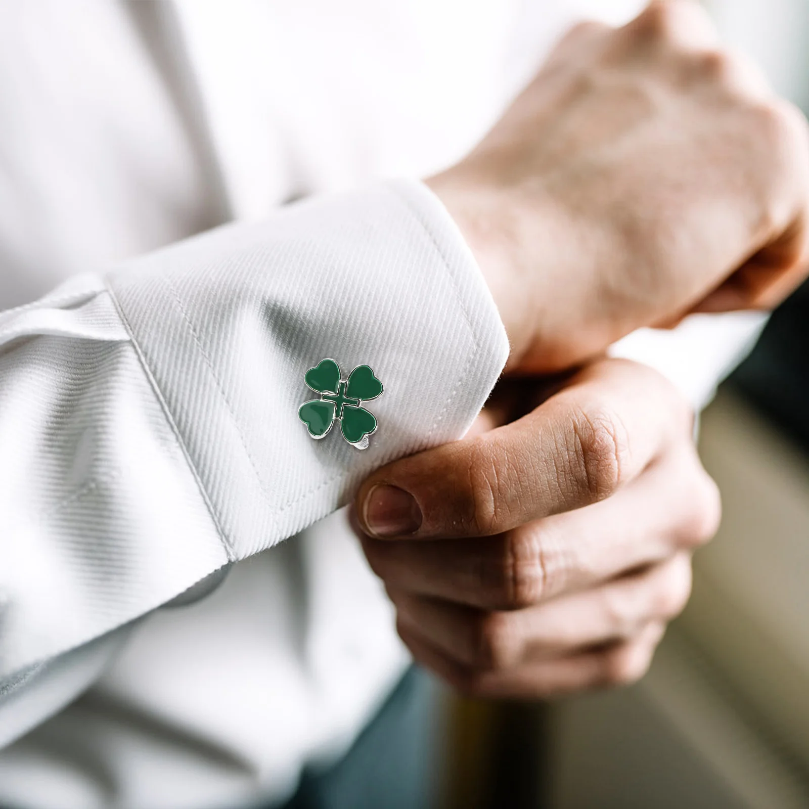 

2pcs Irish Heart Cufflinks Alloy Enamel Shirt Sleeve Buttons Mens Women Business Formal Events St Patricks Day