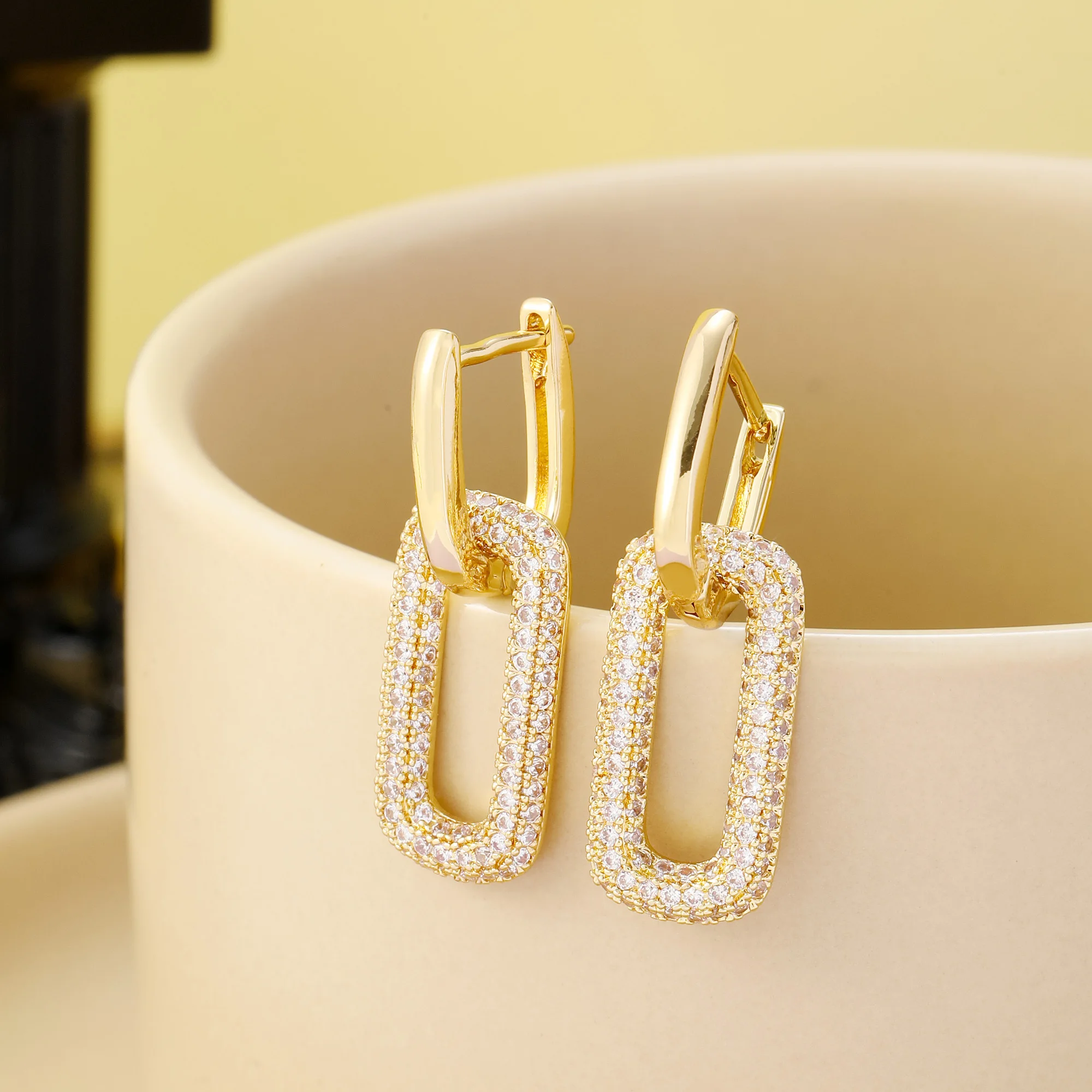 2024 Popular Fashion Light Luxury Oval Double Hoop Earrings Women\'s Hip Hop Rock Party Gifts Accessories Fine Jewelry