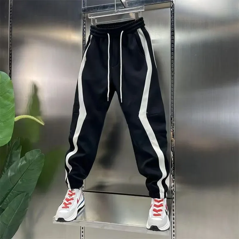 

Весенне-осенний новый стиль, красивые мужские повседневные спортивные штаны, леггинсы, универсальные свободные спортивные штаны в полоску