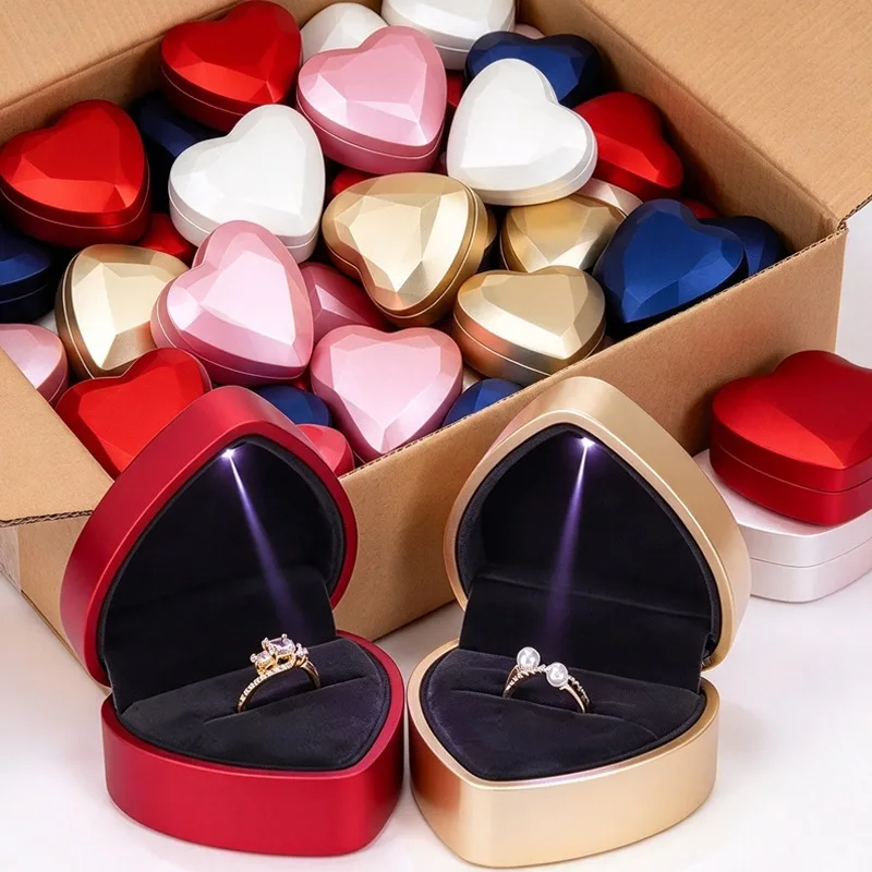 LED Ring Pendant Box Creative Ring Box Heart Shape LED Light Jewelry Box Confessing Love Proposing Marriage Ring Box Pendant Box