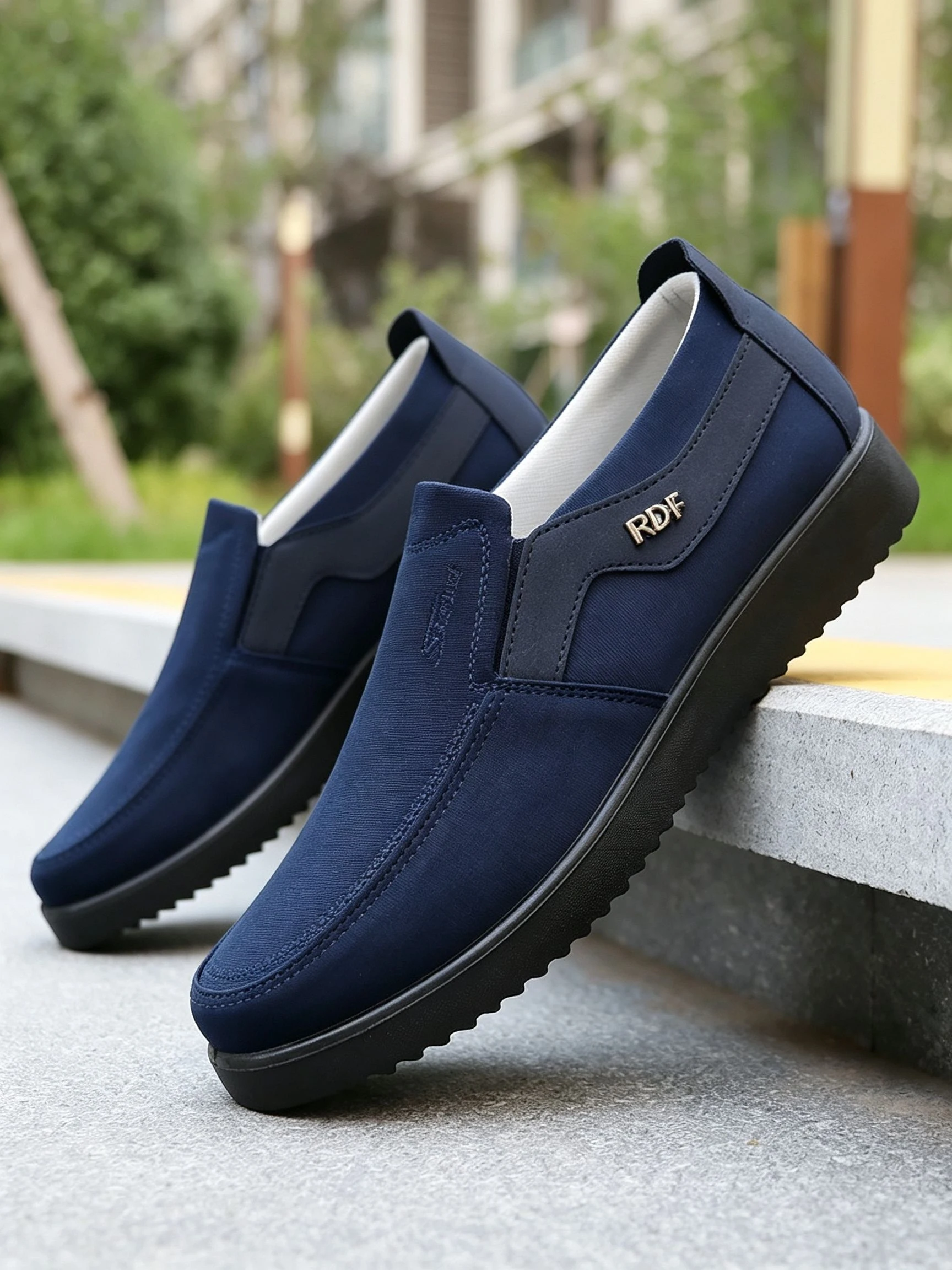 Lässige Herrenschuhe zum Spazierengehen, atmungsaktive, rutschfeste Schuhe mit dicker Sohle, bequeme Alltagsschuhe zum Autofahren, große Größen 39-47. – Detail 3