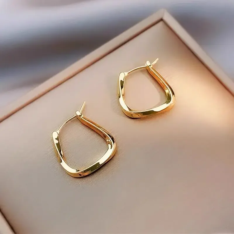 Pendientes de aro cuadrados trenzados geométricos de Color dorado para mujer, diseño Simple, joyería creativa para niñas jóvenes, fiesta de boda