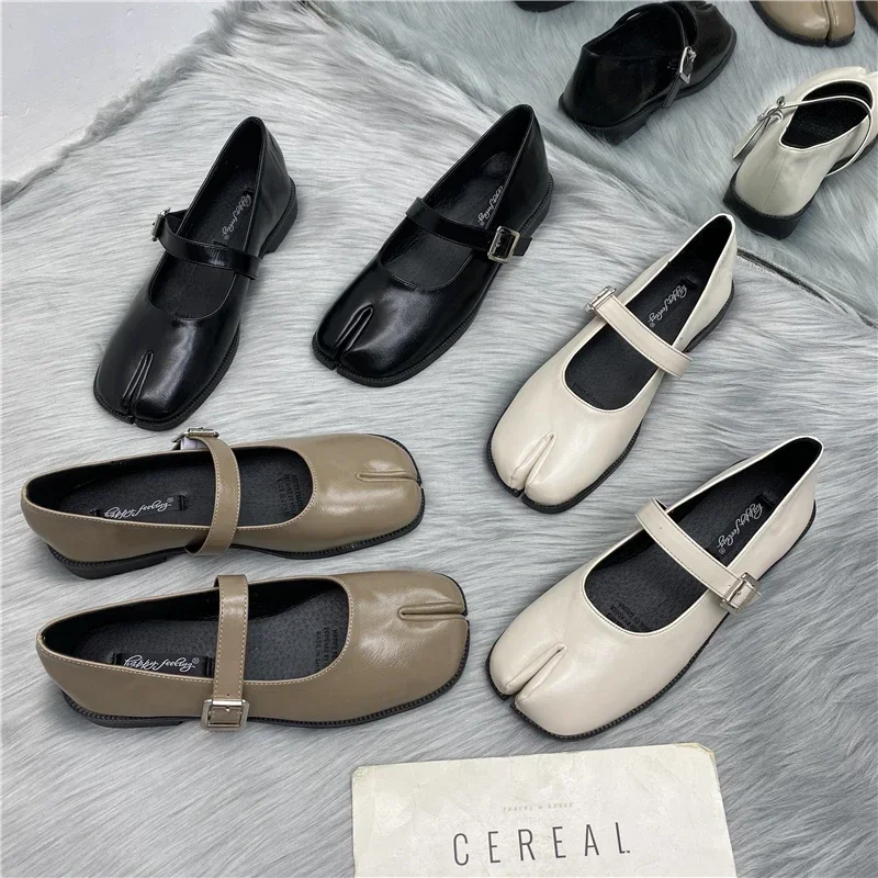 Płaskie buty damskie Square Toe Retro Single Shoes One Word Buckle Shallow Mouth Mary Jane Shoes Split Toe Shoes Sandals