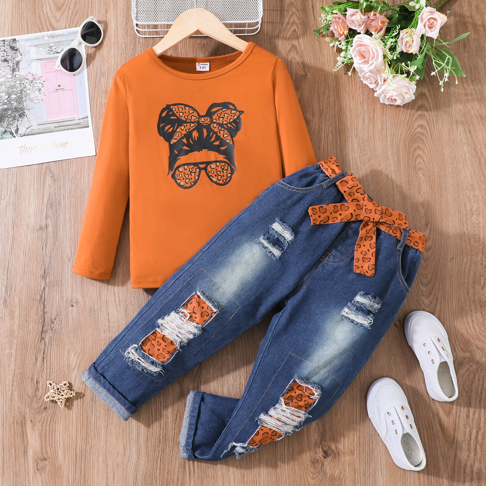 

Girls And Boys With Round Neck Long Sleeved Glasses Top Butterfly Waist Punctured Hollow Out Pants Casual Home