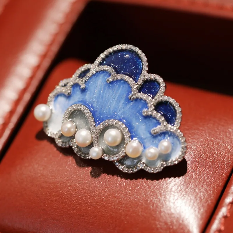 

Celebrity birthday jewelry Seiko Gaoding clouds Pearl brooch dinner dress temperament corsage