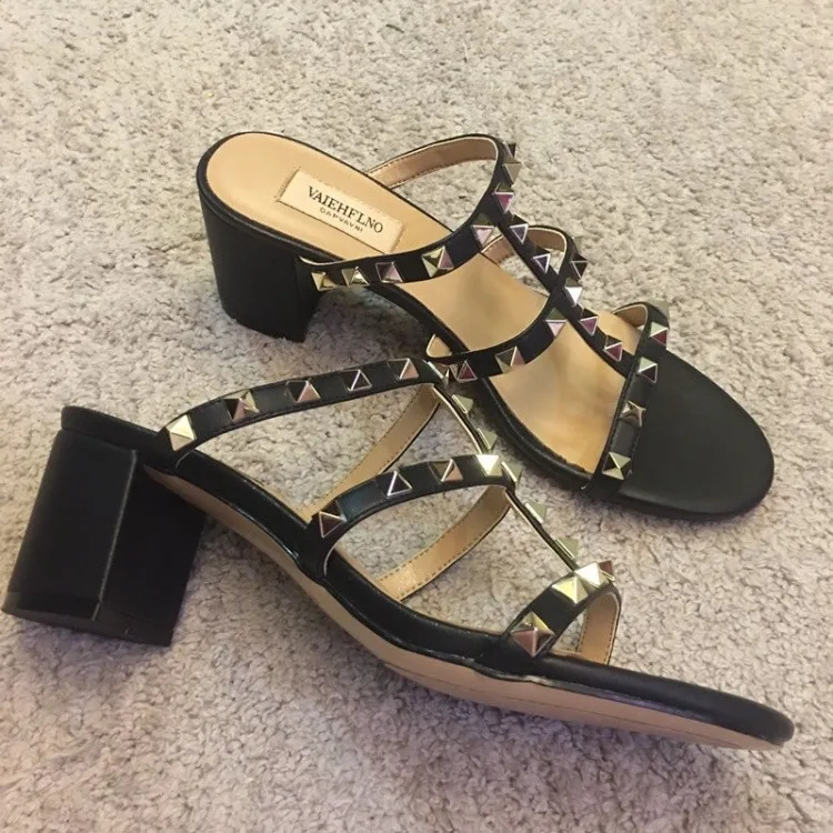 

The New Summer Studded Sandals for Women with Open-toed Heels with One-line Buckle and Roman Shoes ladies shoes