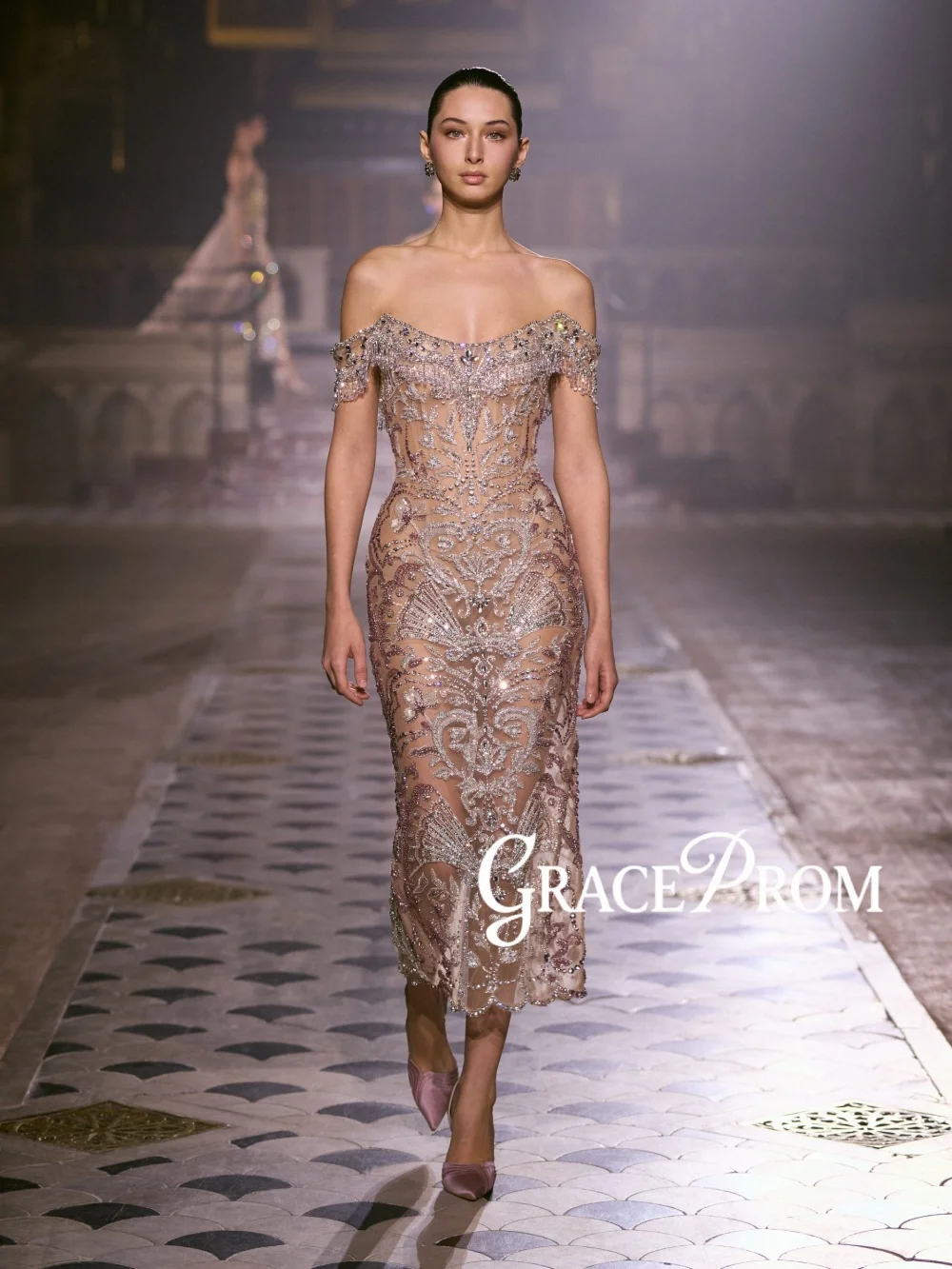 

Stunning Beaded Crystal Evening Dress Exquisite Off Shoulder Wedding Party Gowns Customized Graceful Straight Banquet Gowns