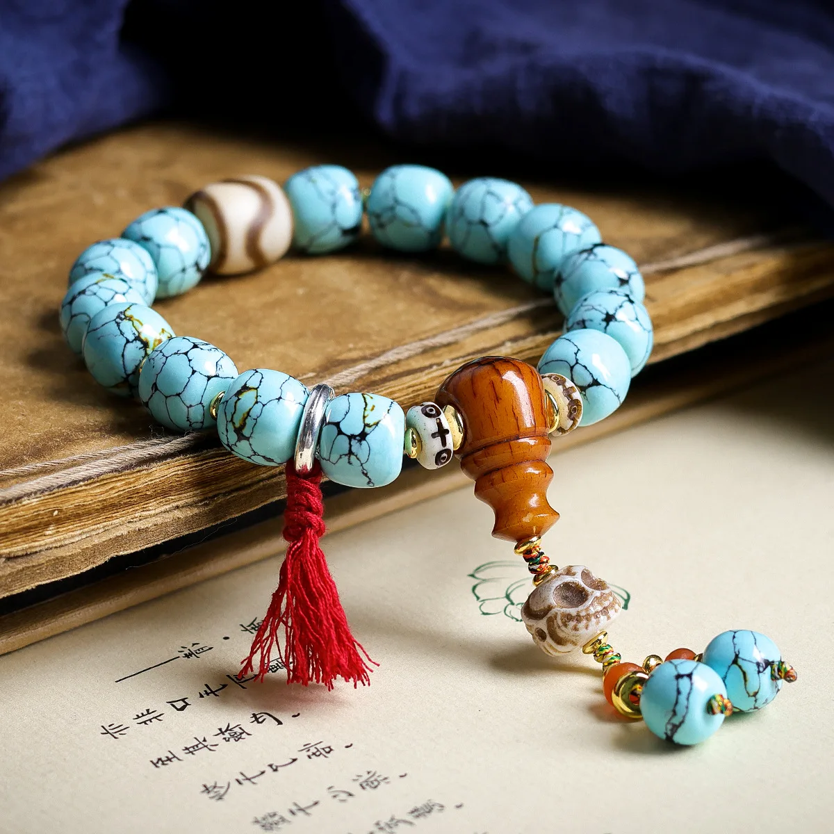 

Original magnesite mesh flower turquoise bracelet, cultural and Tibetan ornaments, bone three-way ethnic style bracelet