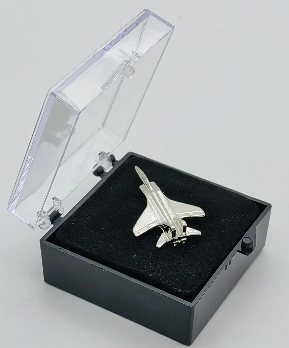 New Fighter Airbus Aviation Badge 30mm,suits plane gilded Pin
