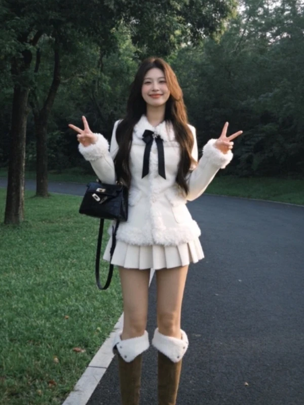 

Winter Sweet Aosphere Ensemble White Splice Furry Knot Waist Slimming Outer Skirt Set High Waist A-Line Dr