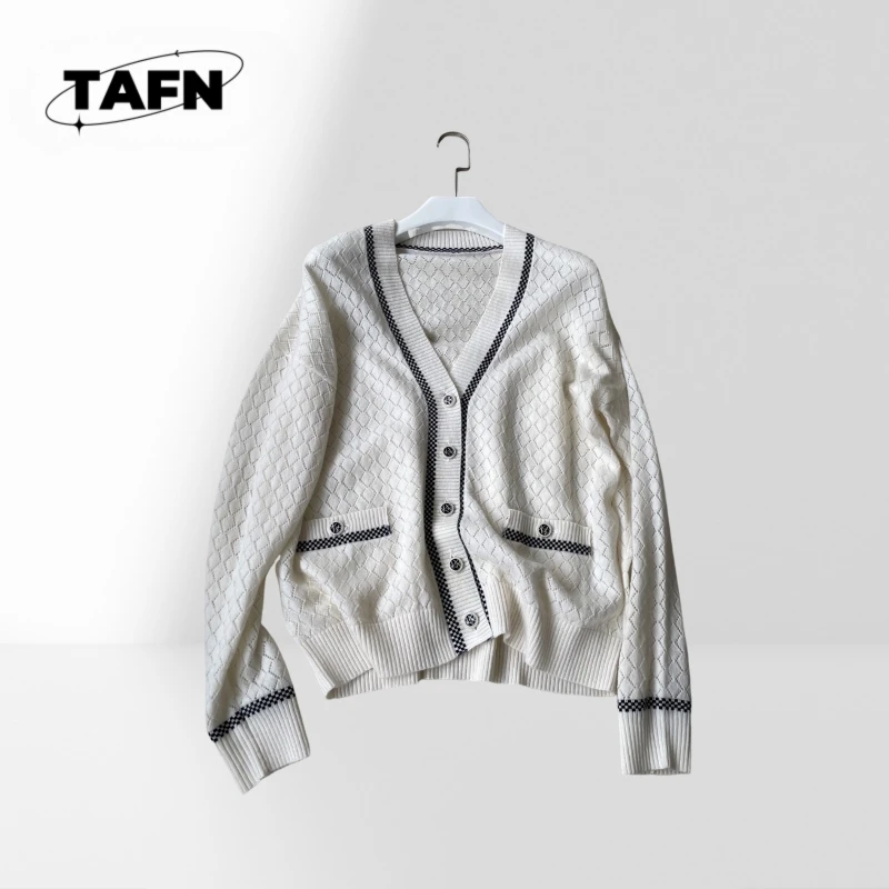

Classic 25 Cashmere Cardigan with Vintage Touch, for Casual Settings Sweater Single-Breasted Niche Trendy and Beautiful