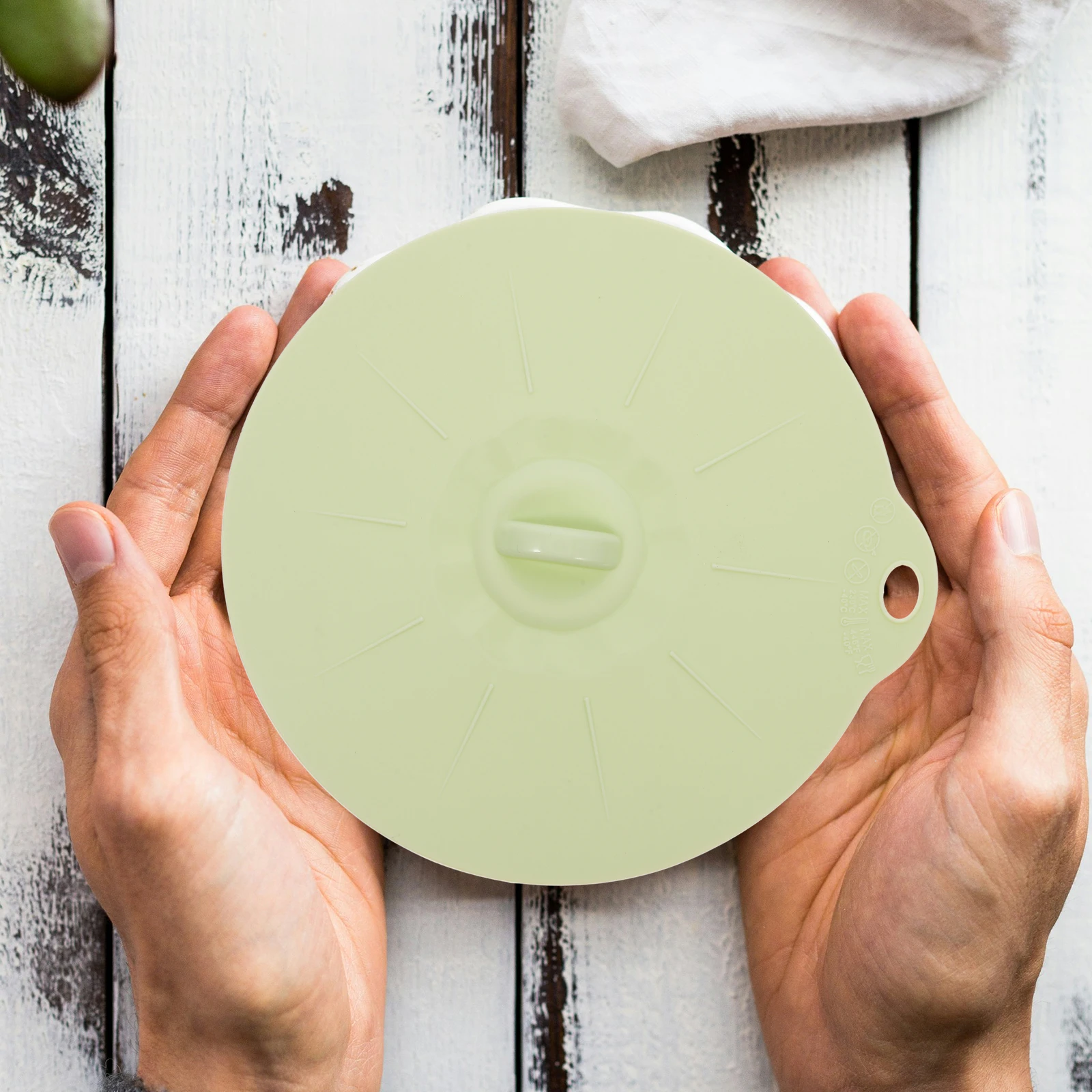 

Green Silicone Bowl 14Cm Food Grade Universal Pot Lid Airtight Reusable Microwave Dishwasher Safe Oven Freezer