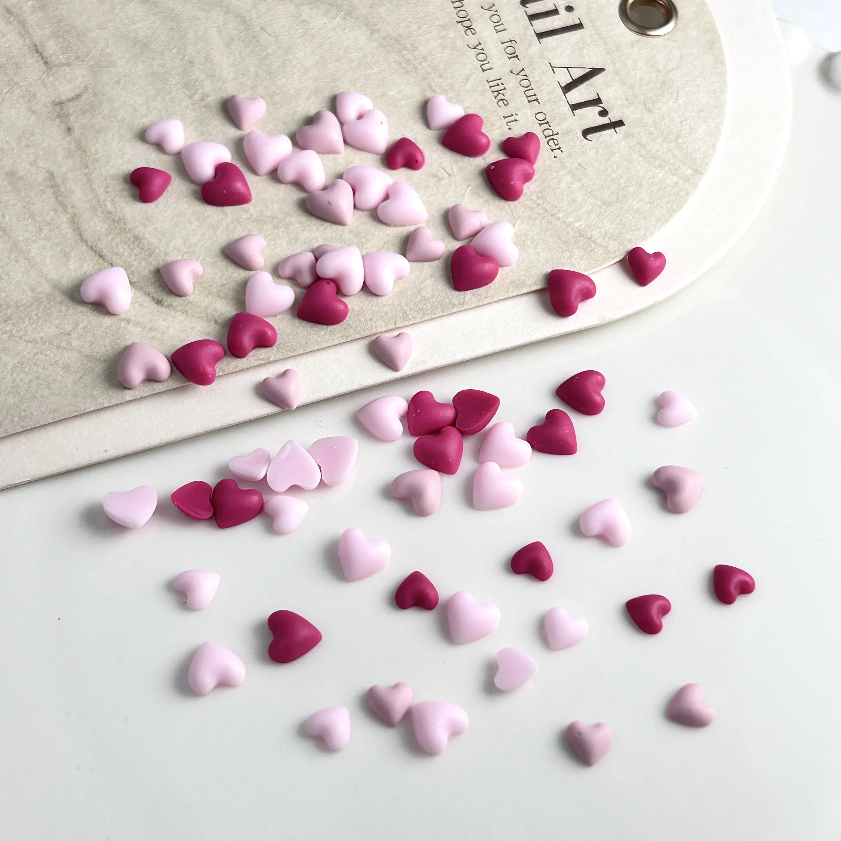 50PCS 3D Minimalist Sweet Peach Heart Nail Charms Mini Tricolors Flat Bottomed Heart Resin Nail Art Decorations DIY Nail Designs