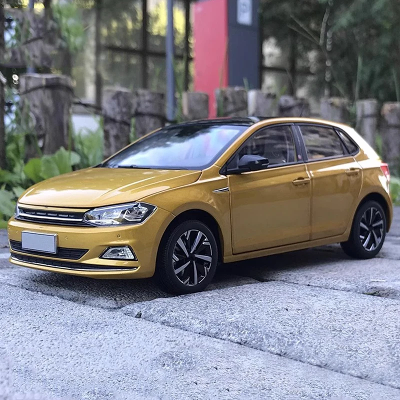 Original de fábrica 1:18 todo nuevo Polo Plus modelo de coche de aleación de nueva generación