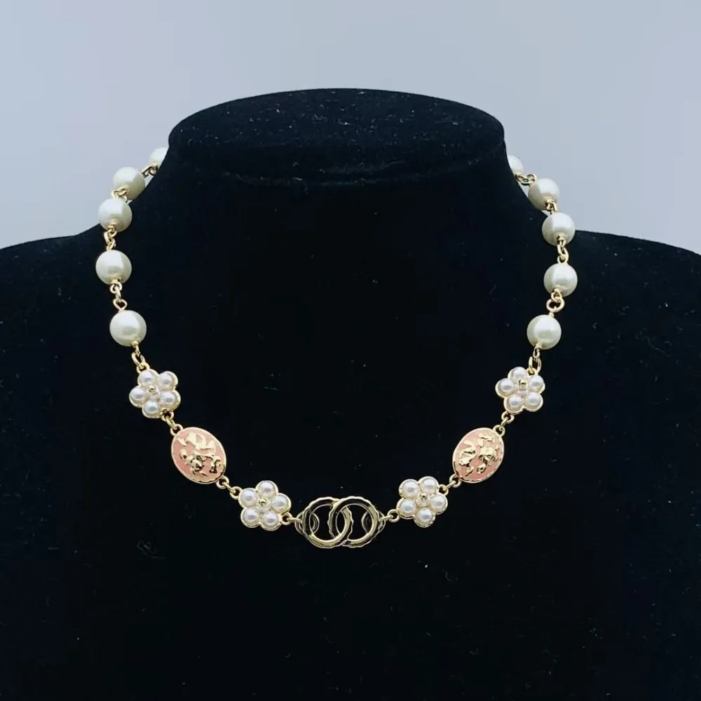 

2025 Hot-selling Double C Letter Necklace Female Internet Celebrity Retro Necklace