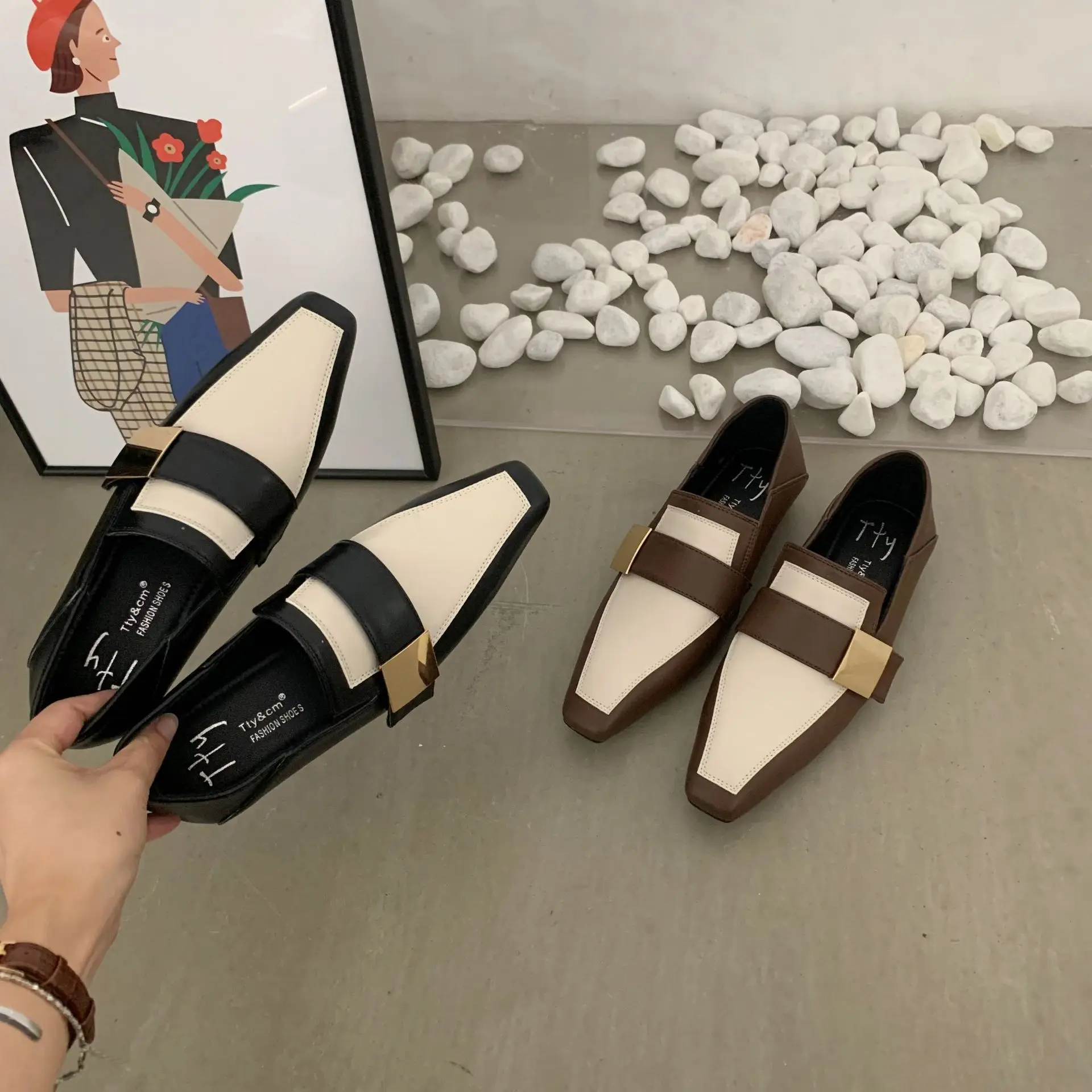 Autumn Adult Girls Retro Flat Shoes Office Ladies Shallow Mouth Pointed Belt Buckle Casual Shoes Color Blocked High End Shoes