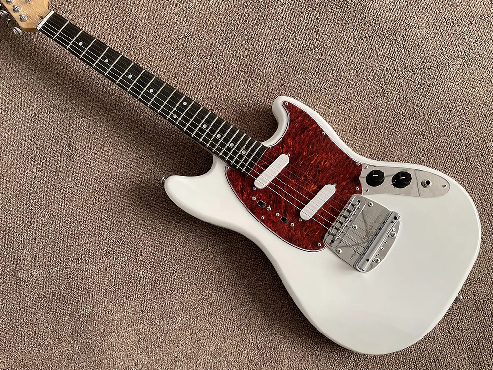 

electric guitar,white color, 6 strings，2-Piece Pickup，Rosewood Fingerboard,turtle pick guard,high quality guitar,free shipping