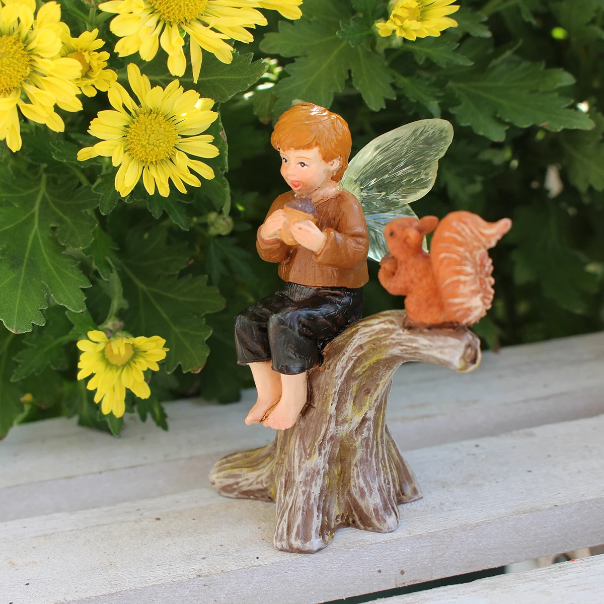 A flower fairy and squirrel resin handicraft, courtyard garden decoration ornament, home decoration small ornament