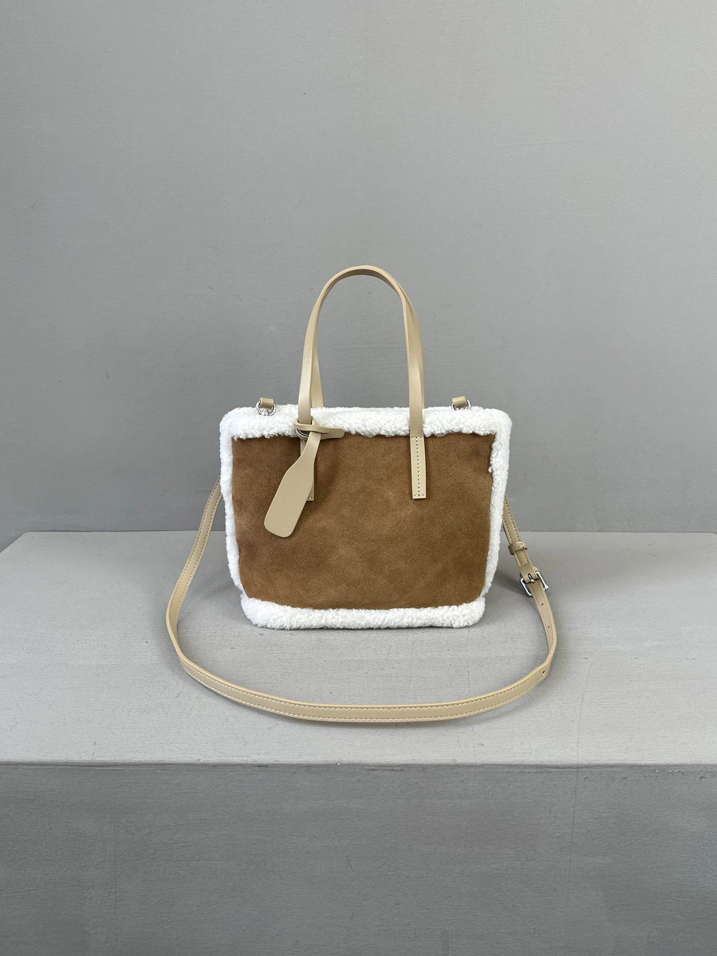 

Mossy Cowhide Lamb Fur Buet Bag Single oulder Crossbody Bag Women's 2025 New Autumn Winter Handbag Korean Sle Leisure