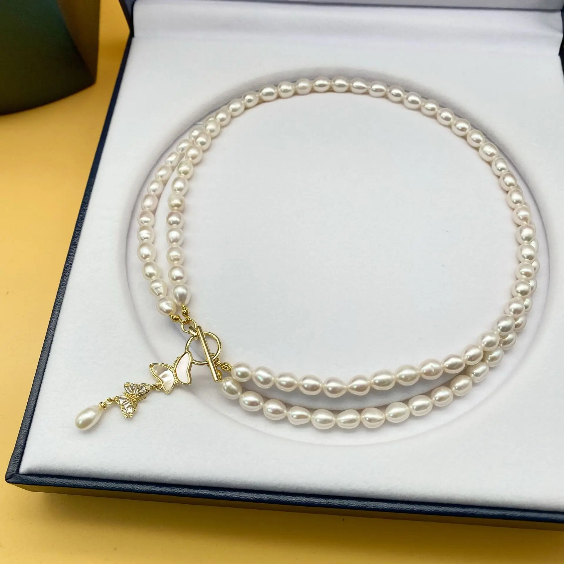 

Natural freshwater baroque pearl women's high temperament generous necklace neck chain niche versatile