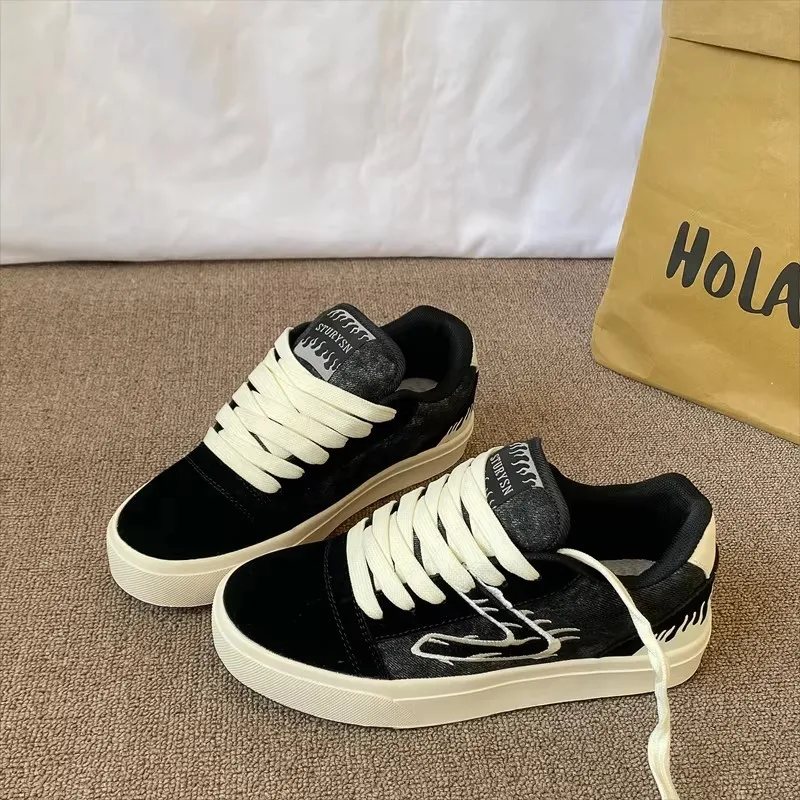 Design Sensation Men's Black White Board Shoes Spring 2026 New Style Couple Match Sport Low Top Casual Sneakers Breathable