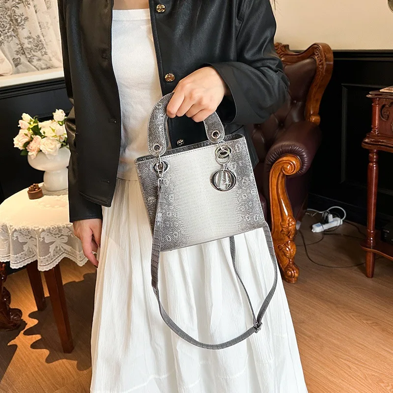 

2025 Embossed Tote Bag, European Vintage Purse for Women, Textured Top Handle Bag, Minimalist Day-to-Night Tote, Chic Sling Bag