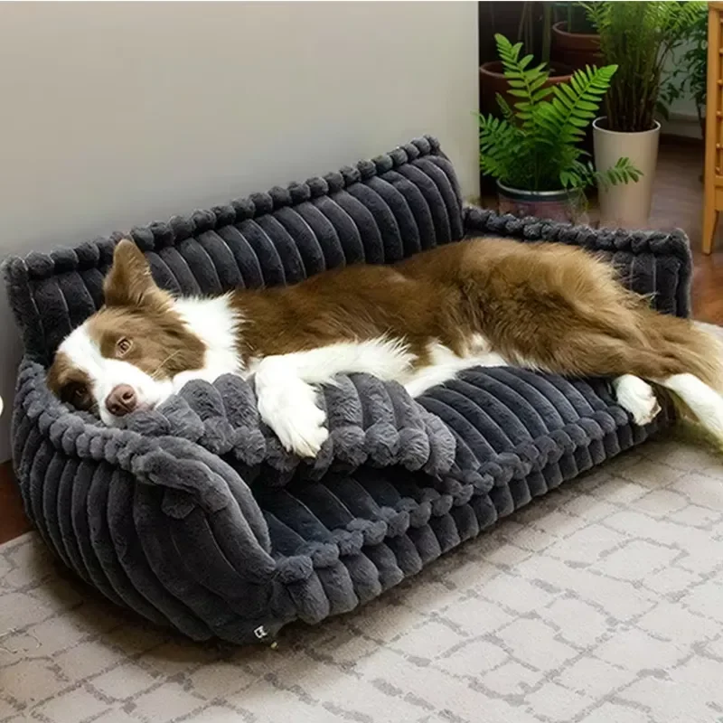 Portable Winter Classic Striped Dog Sofa Bed Large Size Washable Soft Rectangle Plush Pet Bed Suitable for Large Dogs
