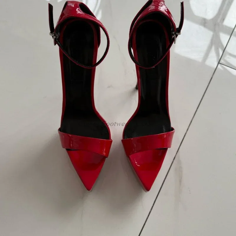 Лидер продаж, сандалии из лакированной кожи на платформе, пикантные женские туфли телесного/черного/красного цвета с острым носком на высоком каблуке, роскошные дизайнерские туфли для вечеринок большого размера