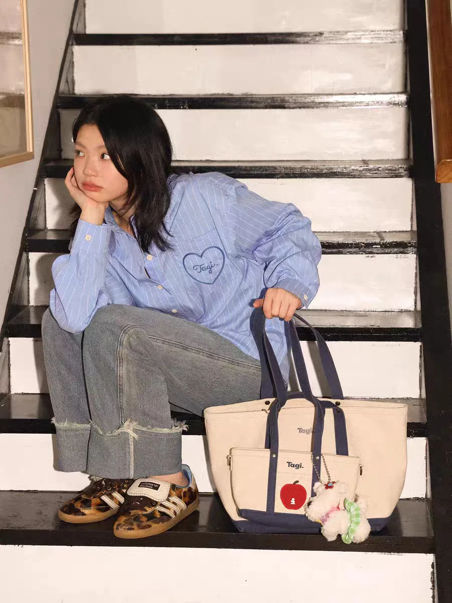 2026Retro Canvas Tote Shoulder Bag/Camping Bag Patchwork Color Commute City Simple Style Oxford Cloth Material Zipper Opening