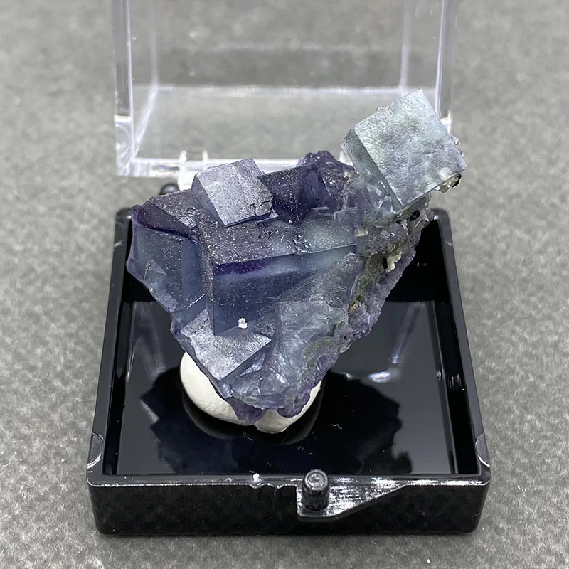 100% natural China Yao gang xian fluorite original stone mineral specimen cures crystal. + Box size:35*35*35cm