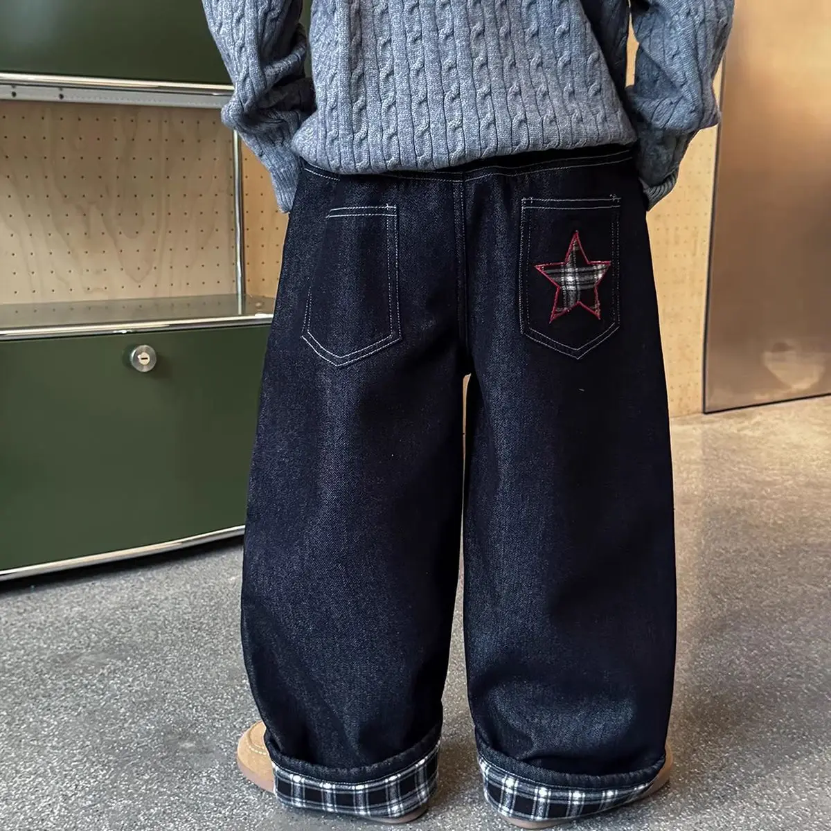 2026 New Boys Korean Style Fleece Lined Jeans Winter Thickened Wide Leg Pants Handsome Kids Trousers Long Denim Bottoms