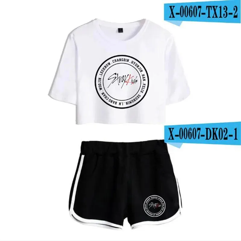 Conjuntos de verano para mujer estilo coreano KPOP Stray Kids 4MJK8E64 Top corto de manga corta + Pantalones cortos trajes deportivos chándales de dos piezas para mujer