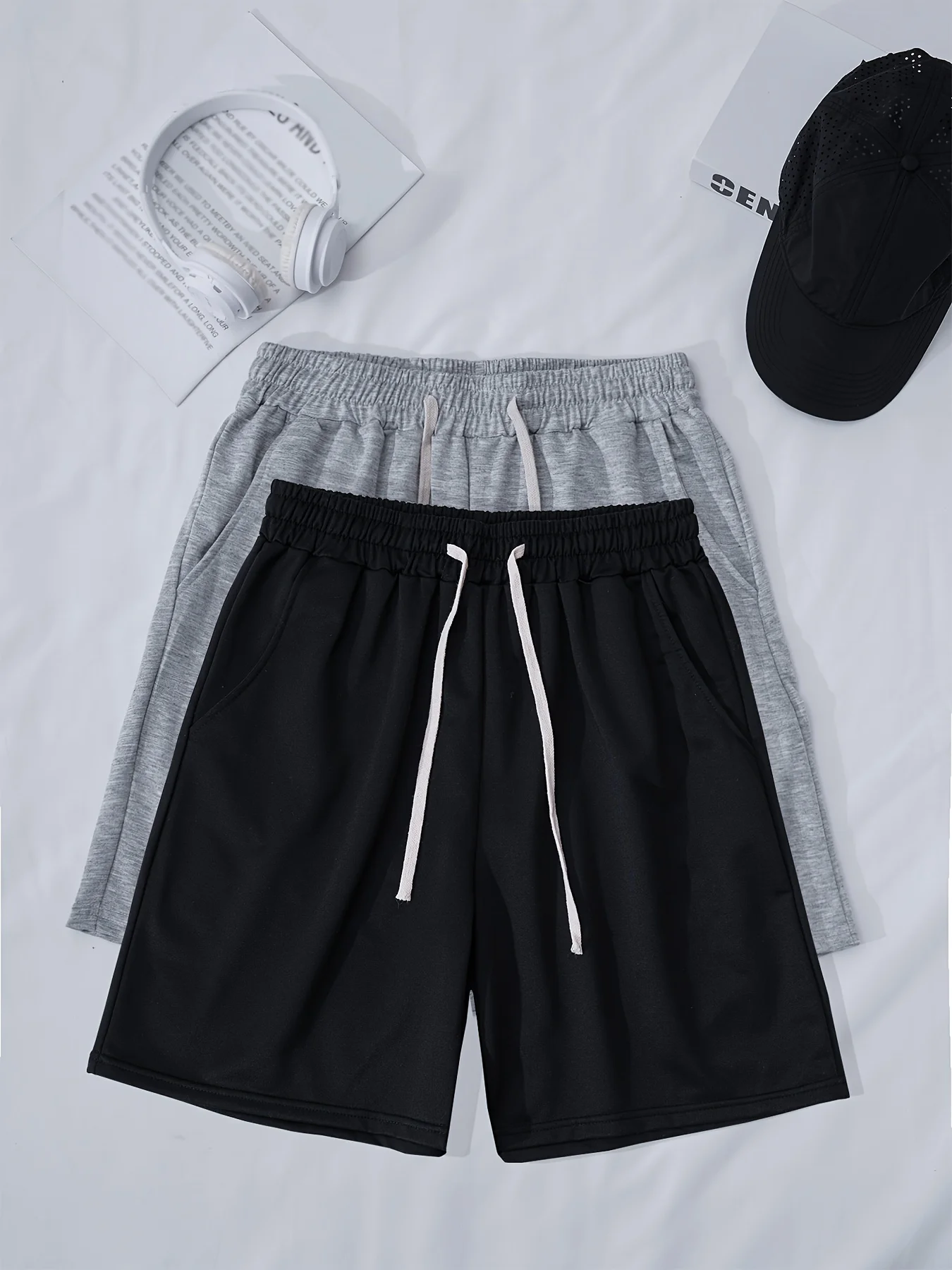 

Men's classic all-season outdoor hiking and sports casual solid color shorts, five-point pants with elastic waistband.