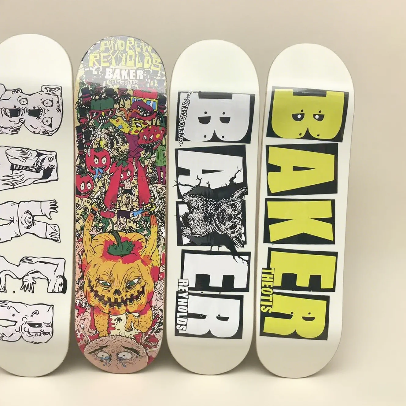 سطح لوح التزلج بيكر - هزاز مزدوج، مصنوع من خشب القيقب الكندي بنسبة 100%، هيكل 7 طبقات، خيارات الحجم: 7.75/8.0/8.25/8.5 بوصة