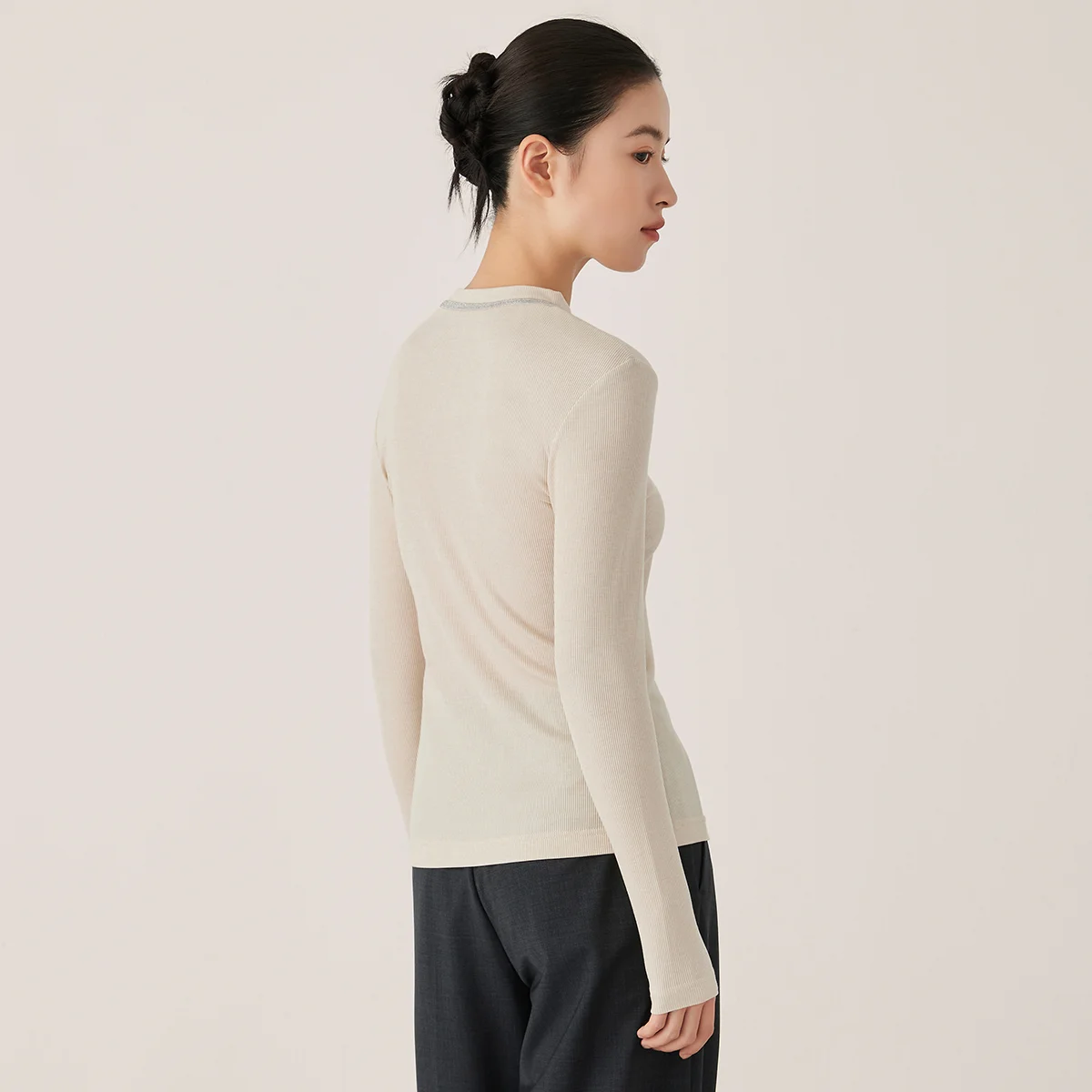 KX7523349 Top de manga larga con cuello en V acanalado para mujer, tela mezclada, ribete en contraste, moda de otoño, ropa para mujer