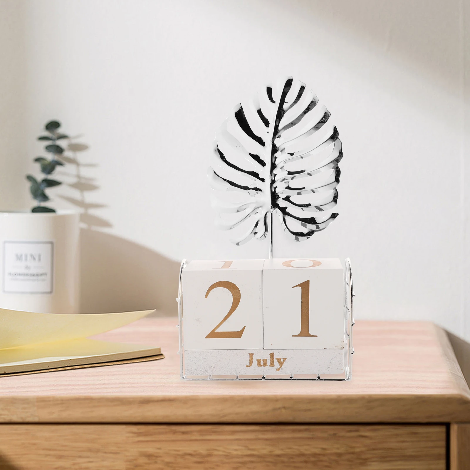 

Wooden Calendar Blocks Manual Perpetual Desk Calendar Reusable Home Office Decor Gift Wooden Number Month Blocks Table Desktop