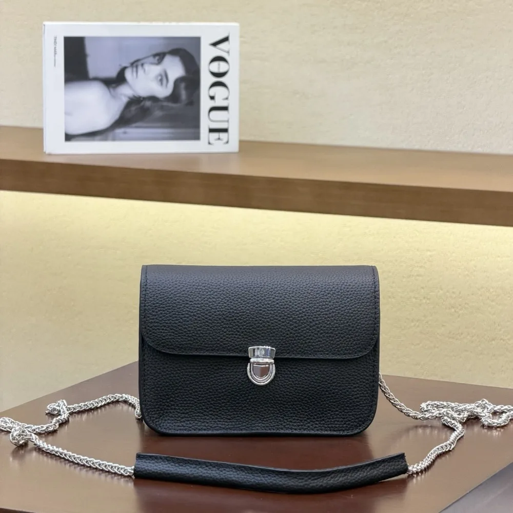 

2026 New Women's Versatile Commuter Shoulder Messenger Bag, High-end Lock Classic Chain Simple and Fashionable Daily Casual