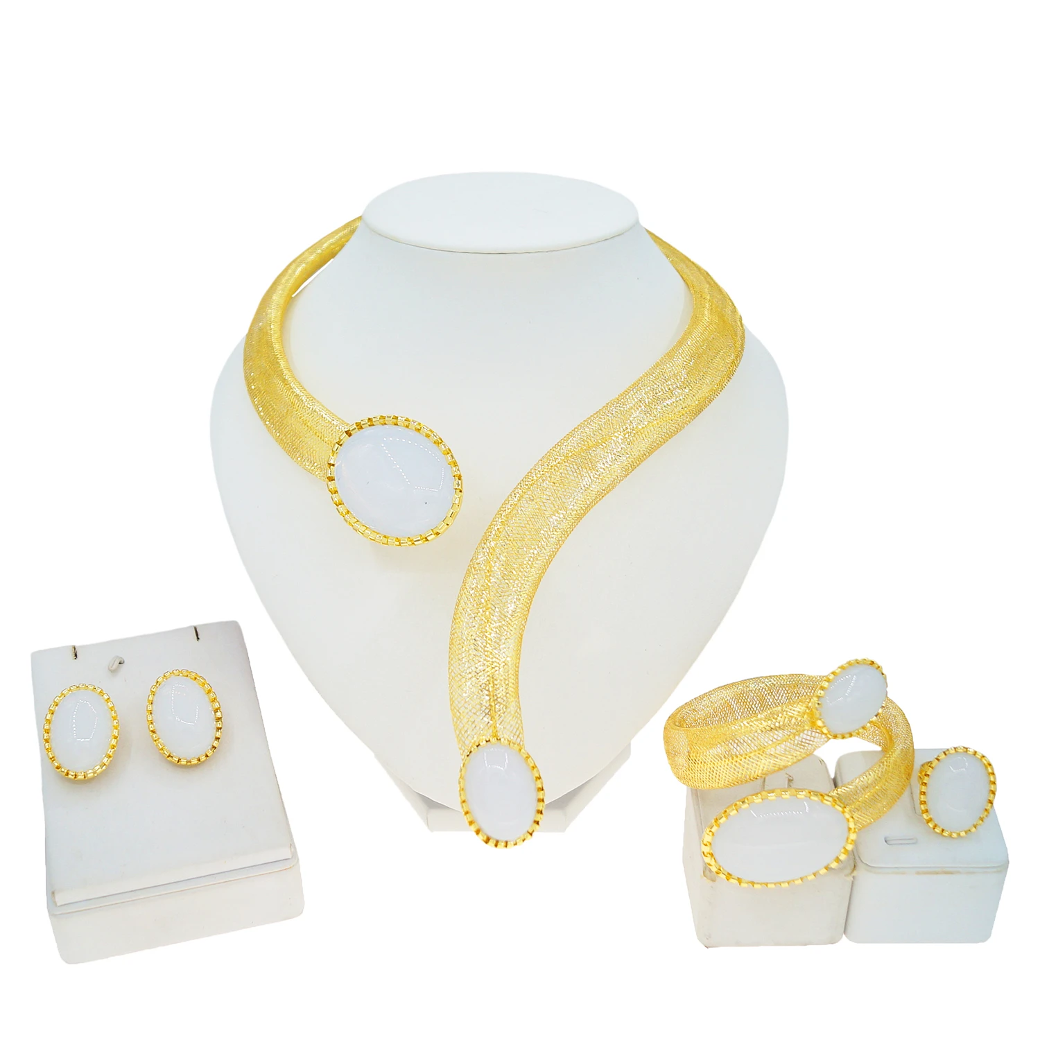 Luxury Gold-Plated Women's Jewelry 4-Piece Round Necklace Bracelet Earrings Ring Gold Classic Dubai Wedding Gift High Quality