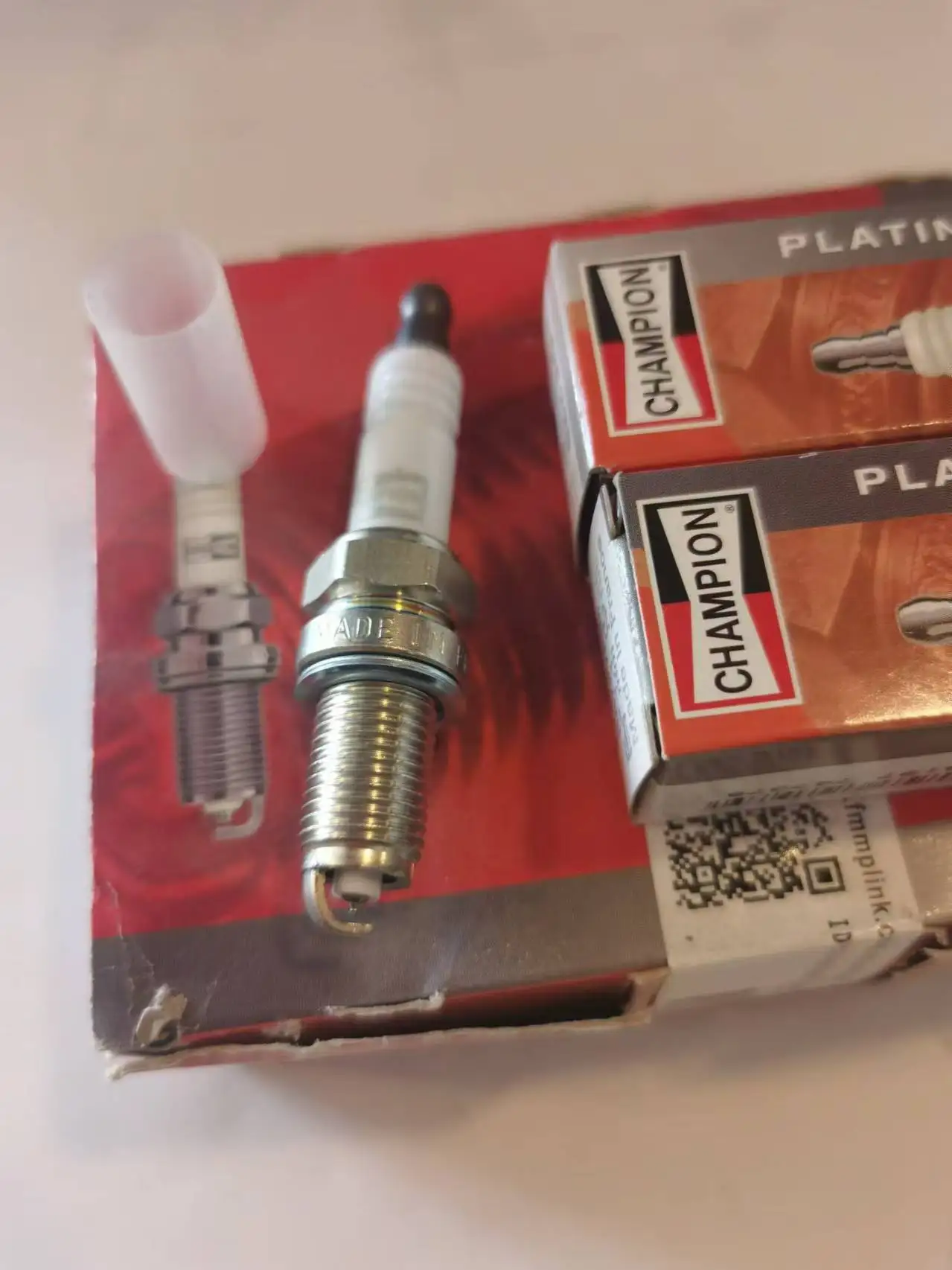 4 PCS CHAMPION Platinum RA7PYPB4 SPARK PLUG FOR Chevrolet AVEO/GM 1.0/1.3/1.5L