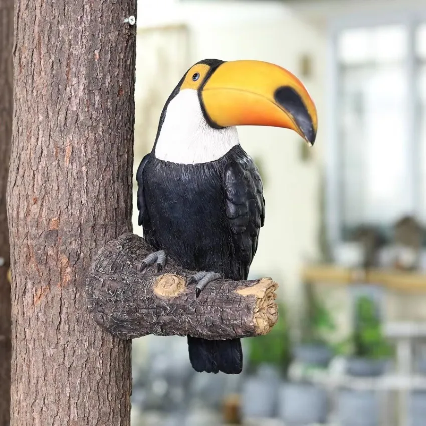 New Simulation Toucan Bird Tree Hugger Statue 2026 Resin Hanging Ornament Creative Outdoor Garden Yard Wall Art Decoration