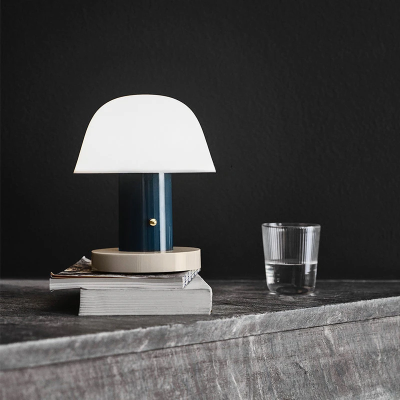 

Danish Creative Glass Bedroom Art Bedside Table Lamp Model Room Study Living Room Table Lamp