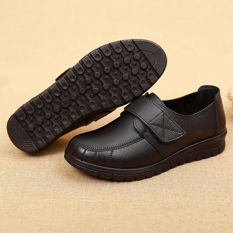 Autumn Ladies Genuine Leather Casual Shoes Women Loafers Flat Shoes Ladies Slip On Comfortable Black Work shoes Mother Shoes