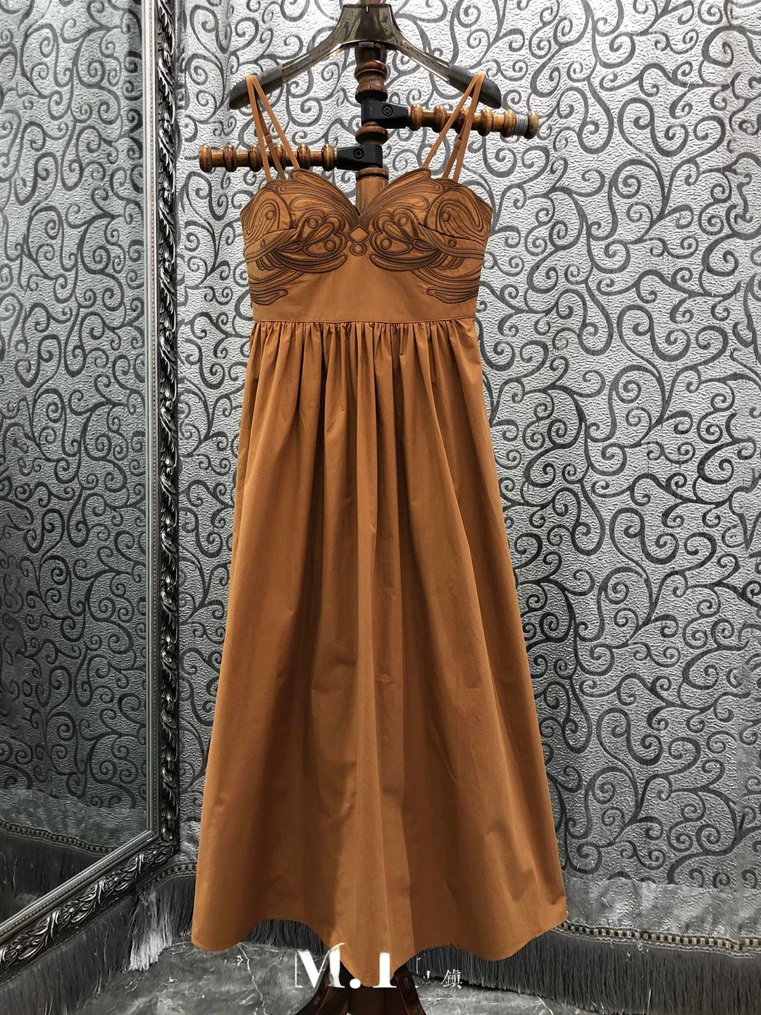 

Milan Small Town Sexy Embroidered Pure Color Strap Dress A-Line Silhouette Short Sleeve round Neck Daily Wear Spring Summer