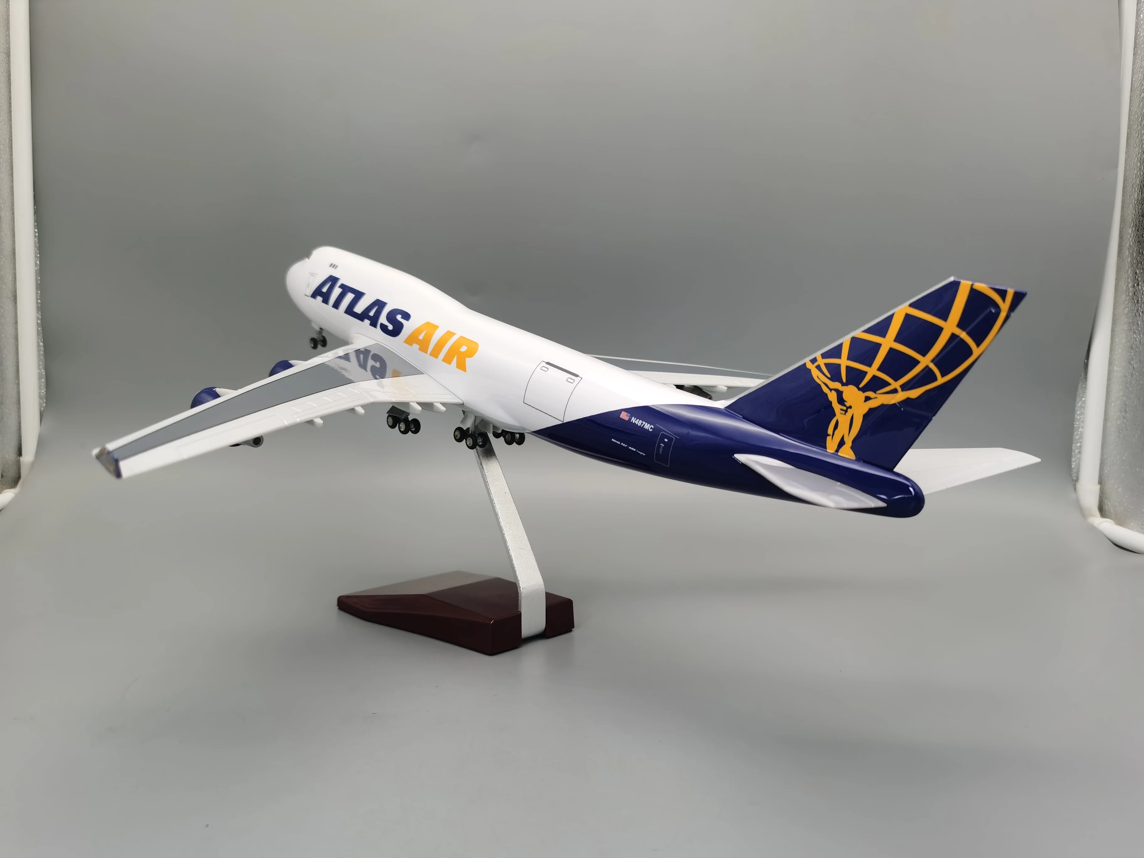 47cm Atlas Air 747 Aircraft Model Boeing 747 Model Airplane Simulation Model Ornament with LED Lights Civil Aviation Airliner