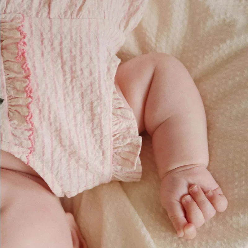 ثوب فضفاض للفتيات الصغيرات 2025 ملابس داخلية جديدة للفتيات الصغيرات من الكرز الحلو