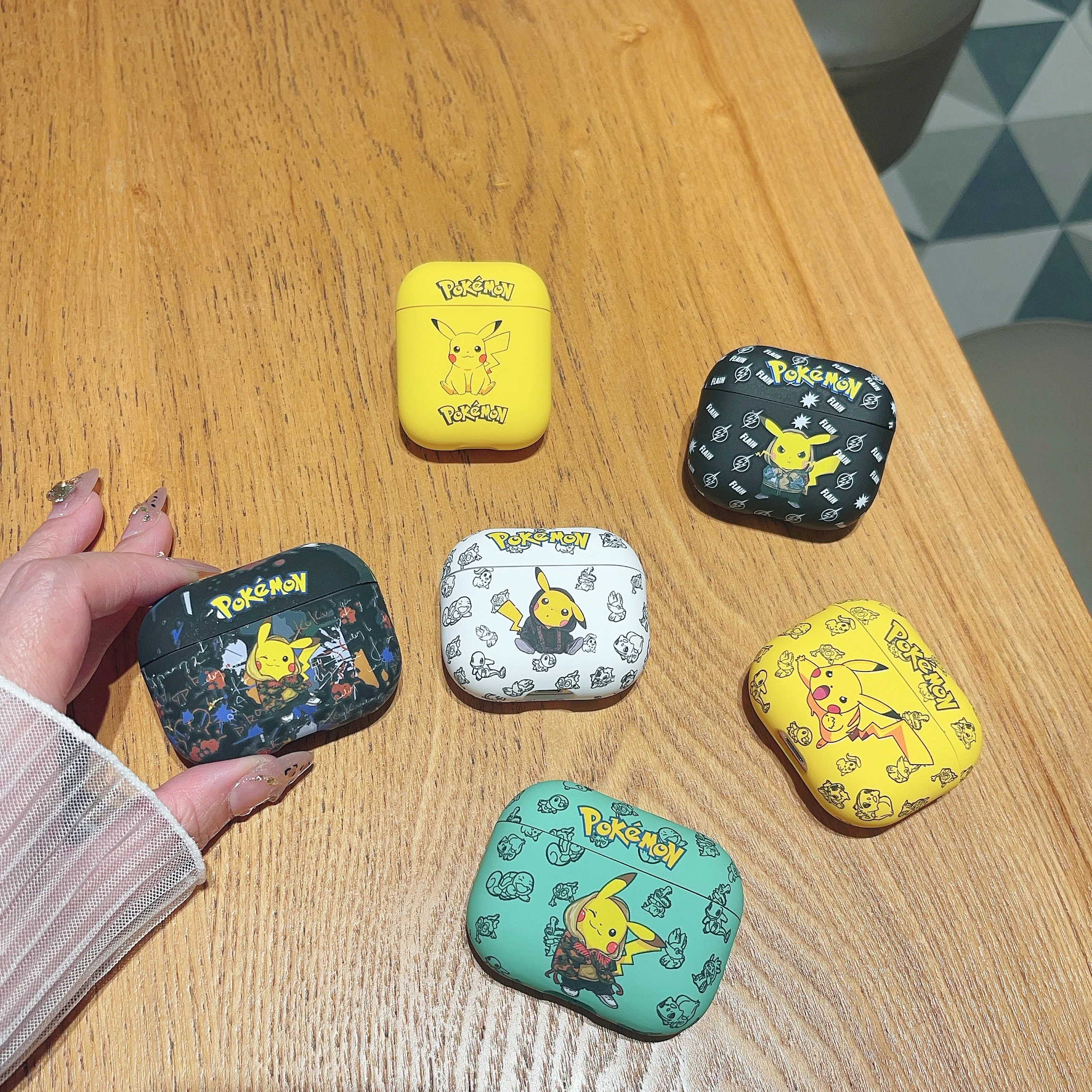 

Pokémon Anime Cute Pikachu Fashion Wireless Bluetooth Headphone Case for Airpods 1 2 4 3 pro 2 Anti-Drop Soft Protective Cover
