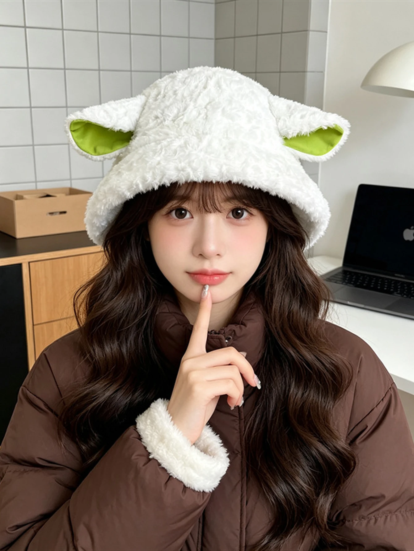 Plush lamb ear hat for women's autumn and winter new, sweet, cute, comfortable, warm, and face enhancing small hat